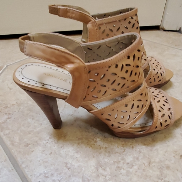 Tan leather women's heel sandals - Picture 6 of 7